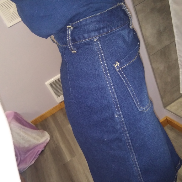 Soft Sturdy Denim Mini Skirt - Picture 3 of 5